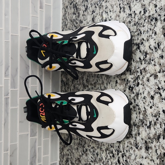 White & Black Nike Air Max 200 Rasta Running Shoes sz 12 sneakers AQ2568-101 - Picture 2 of 7